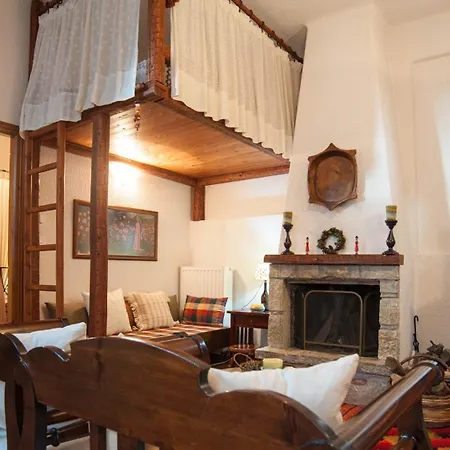 Nelfi's I - أراخوفا